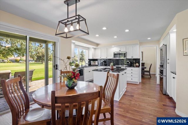 6468 Crampton Dr N, Keizer, OR 97303