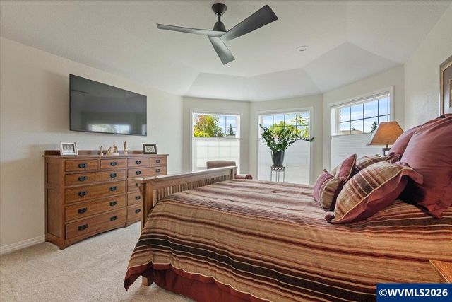 6468 Crampton Dr N, Keizer, OR 97303