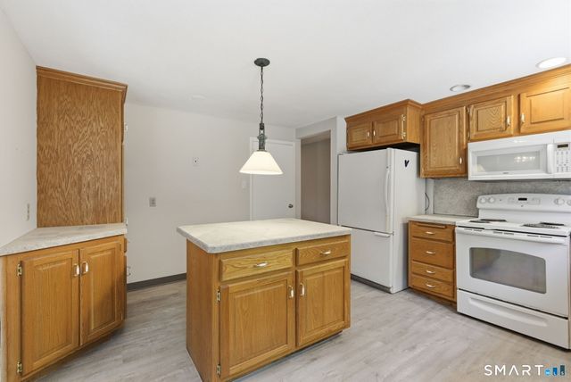 66 Wyndwood Drive, Bristol, CT 06010