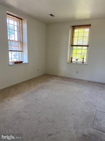 7 N HAMILTON ST, Telford, PA 18969