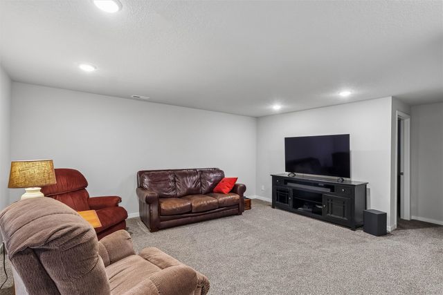 715 NE Whitetail Drive, Ankeny, IA 50021