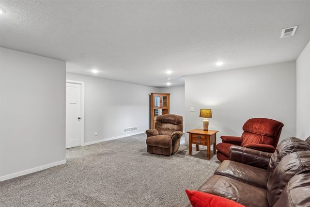 715 NE Whitetail Drive, Ankeny, IA 50021