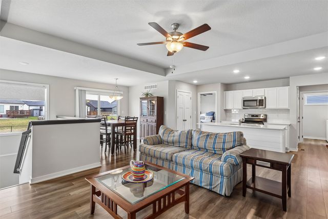 715 NE Whitetail Drive, Ankeny, IA 50021