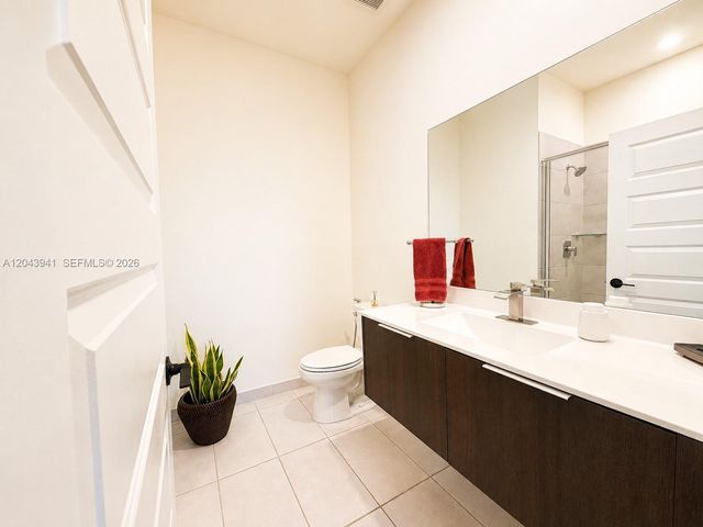 8015 NW 104th Ave 21, Doral, FL 33178