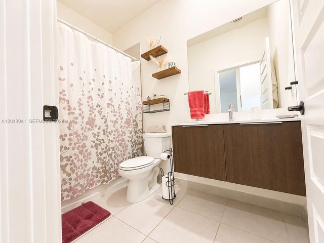 8015 NW 104th Ave 21, Doral, FL 33178