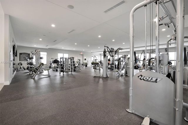 8015 NW 104th Ave 21, Doral, FL 33178