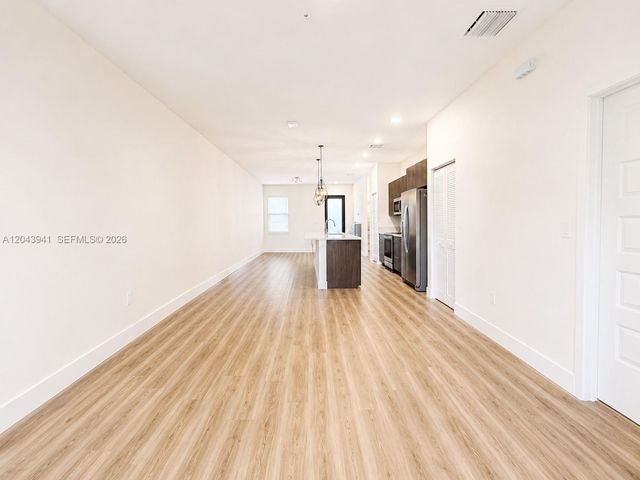 8015 NW 104th Ave 21, Doral, FL 33178