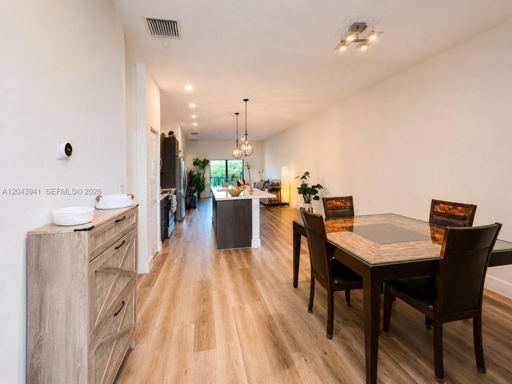 8015 NW 104th Ave 21, Doral, FL 33178