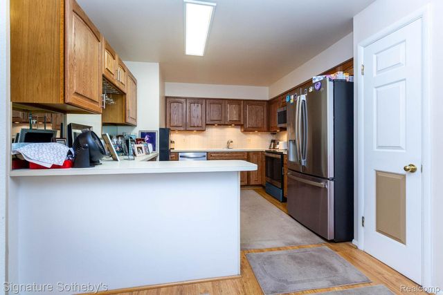 1155 DERBY Road 8, Birmingham, MI 48009