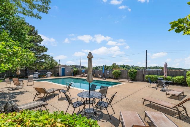 9 Park Ave 602, Hull, MA 02045
