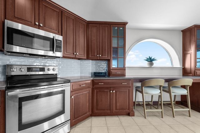9 Park Ave 602, Hull, MA 02045