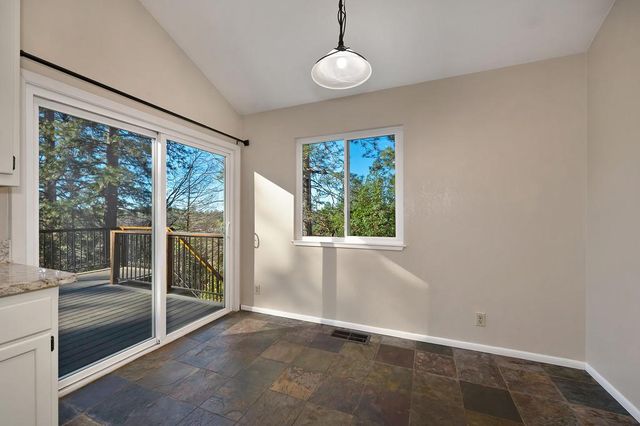 20025 Redwood Ct, Foresthill, CA 95631