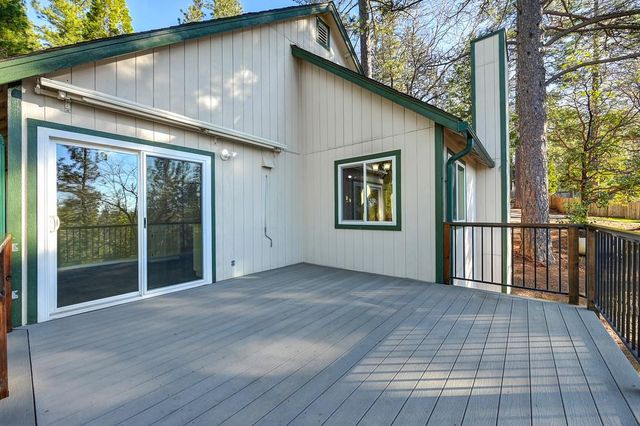 20025 Redwood Ct, Foresthill, CA 95631