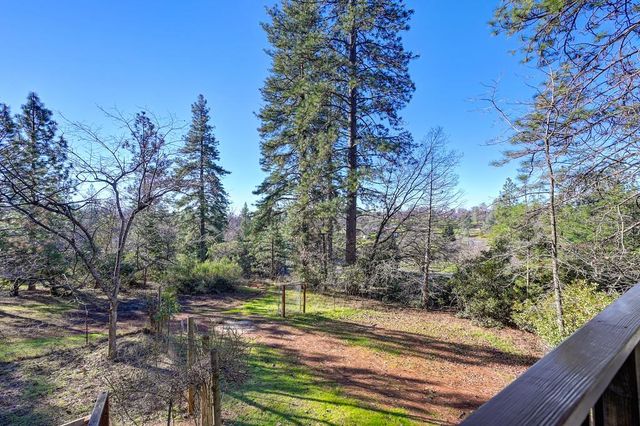 20025 Redwood Ct, Foresthill, CA 95631