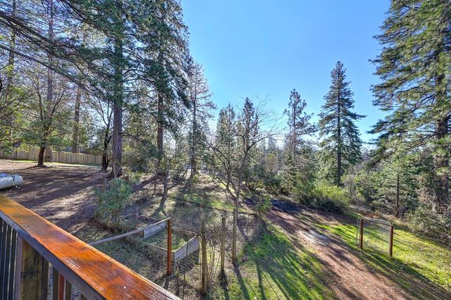 20025 Redwood Ct, Foresthill, CA 95631