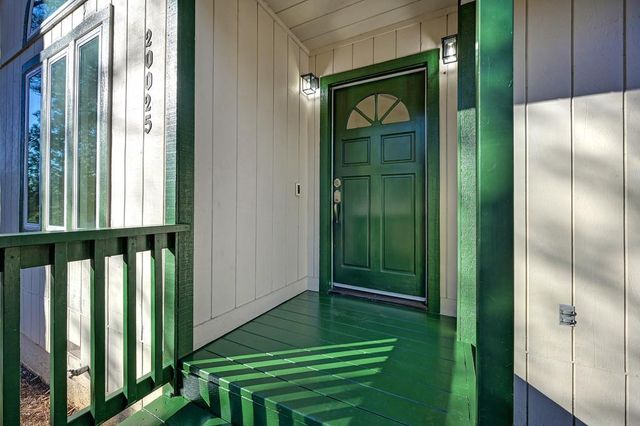 20025 Redwood Ct, Foresthill, CA 95631