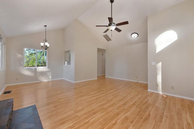 20025 Redwood Ct, Foresthill, CA 95631