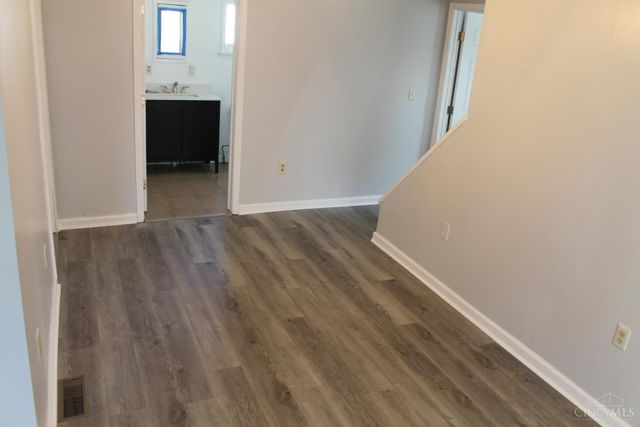 147 S Broadway Street, Midland, OH 45148