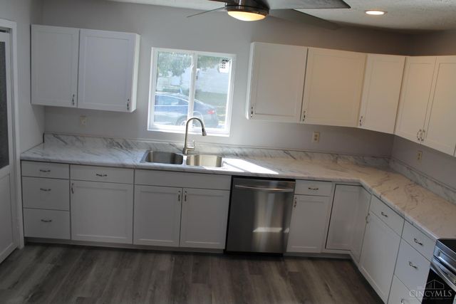 147 S Broadway Street, Midland, OH 45148