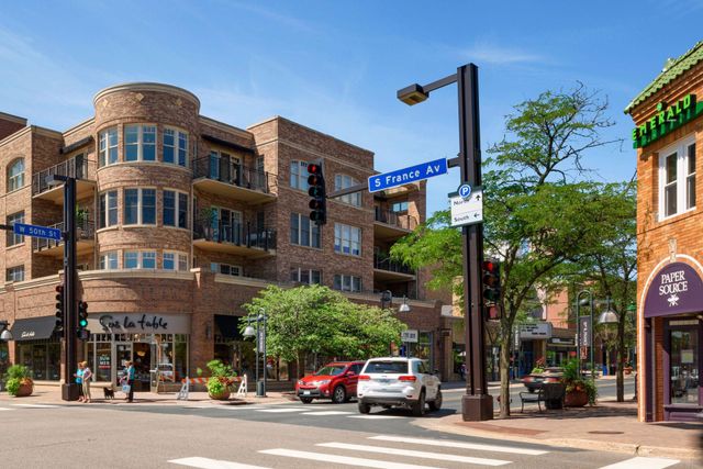 5913 Abbott Avenue S, Edina, MN 55410