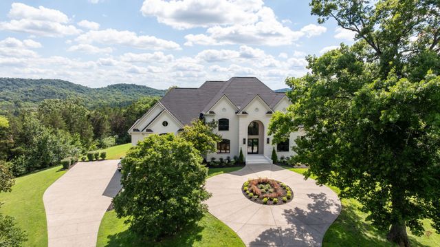1219 Beech Hill Rd, Brentwood, TN 37027