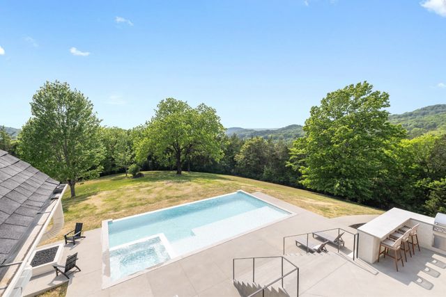 1219 Beech Hill Rd, Brentwood, TN 37027