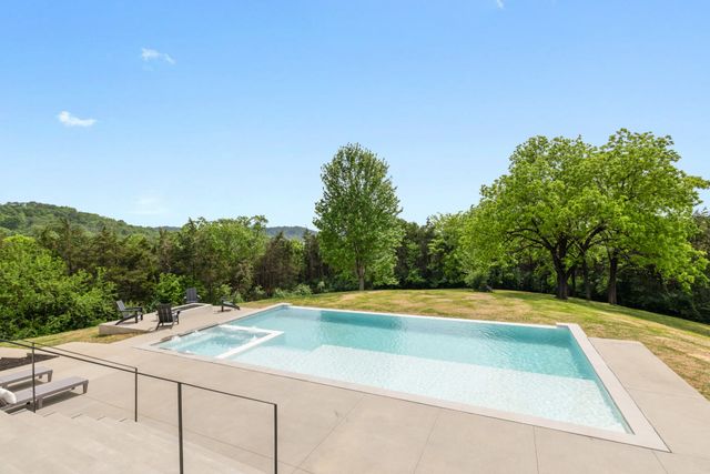 1219 Beech Hill Rd, Brentwood, TN 37027