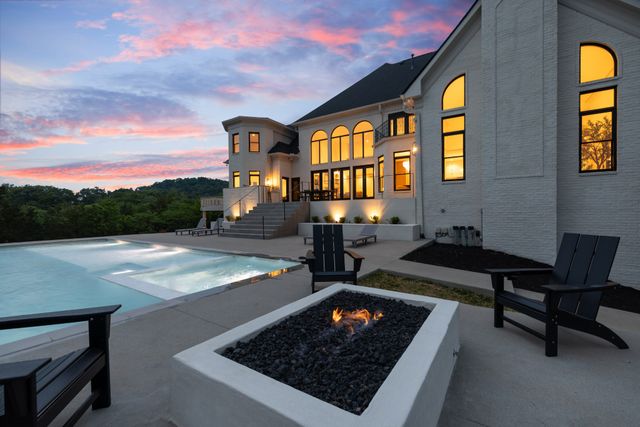 1219 Beech Hill Rd, Brentwood, TN 37027