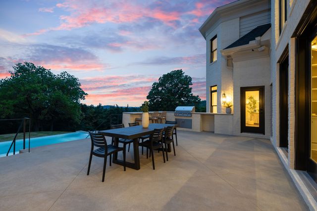 1219 Beech Hill Rd, Brentwood, TN 37027