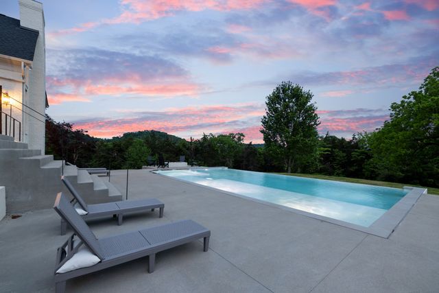 1219 Beech Hill Rd, Brentwood, TN 37027