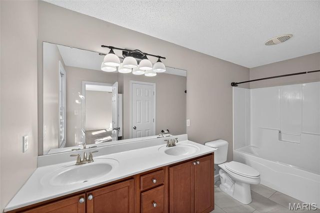 3424 Mackey Wherry Street, St Charles, MO 63301