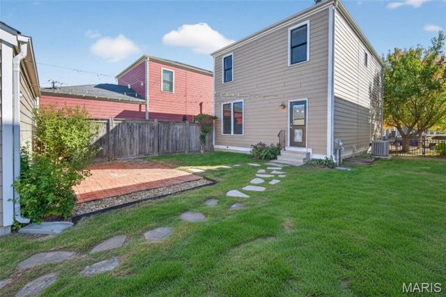 3424 Mackey Wherry Street, St Charles, MO 63301