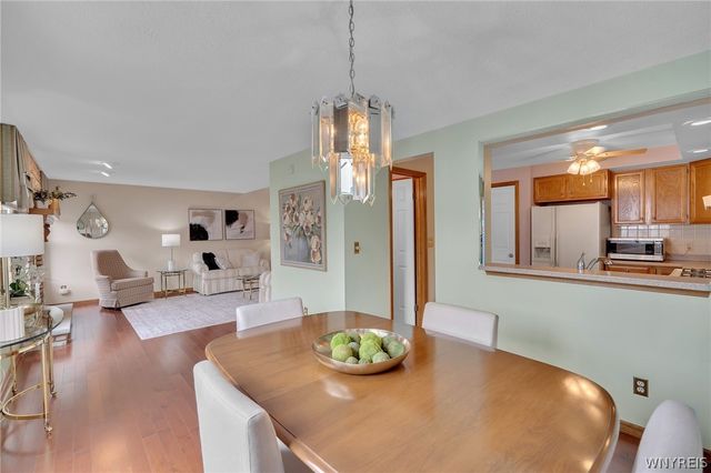 31 Hillcrest Heights, West Seneca, NY 14224
