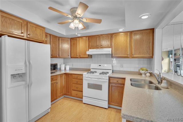 31 Hillcrest Heights, West Seneca, NY 14224