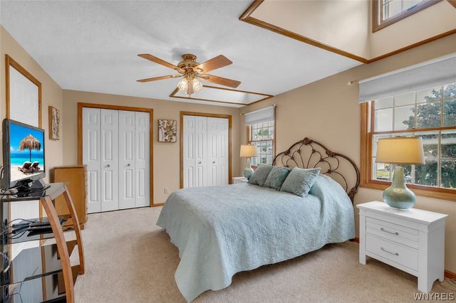 31 Hillcrest Heights, West Seneca, NY 14224