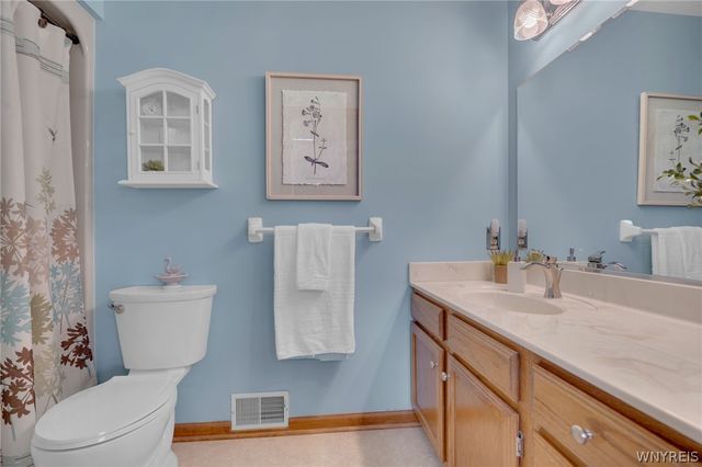 31 Hillcrest Heights, West Seneca, NY 14224