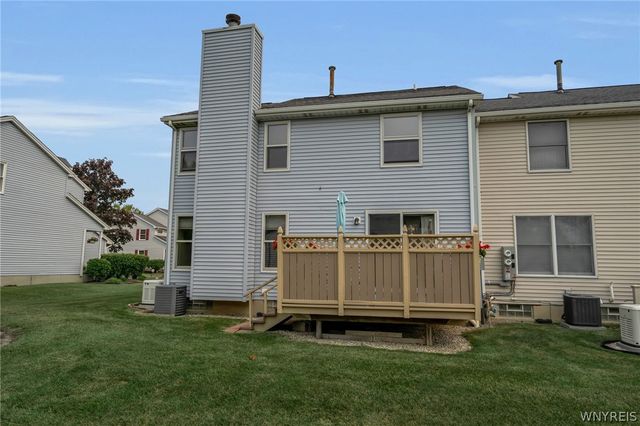 31 Hillcrest Heights, West Seneca, NY 14224