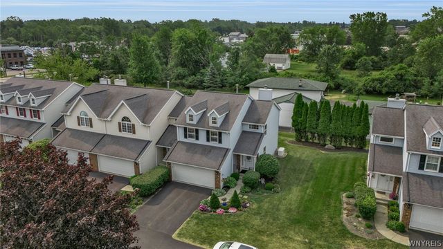 31 Hillcrest Heights, West Seneca, NY 14224