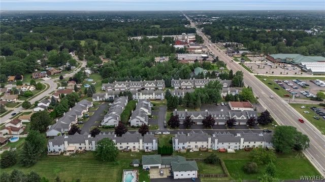 31 Hillcrest Heights, West Seneca, NY 14224