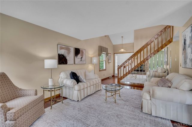 31 Hillcrest Heights, West Seneca, NY 14224