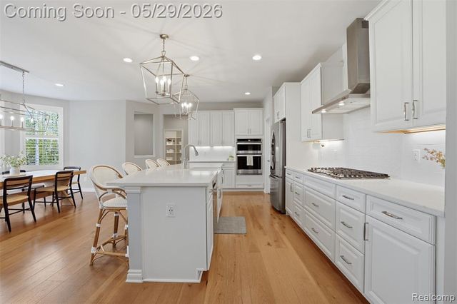 51572 Wales Court, South Lyon, MI 48178