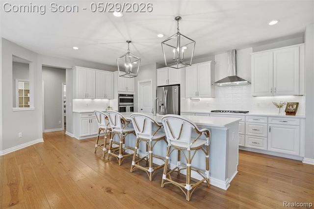 51572 Wales Court, South Lyon, MI 48178