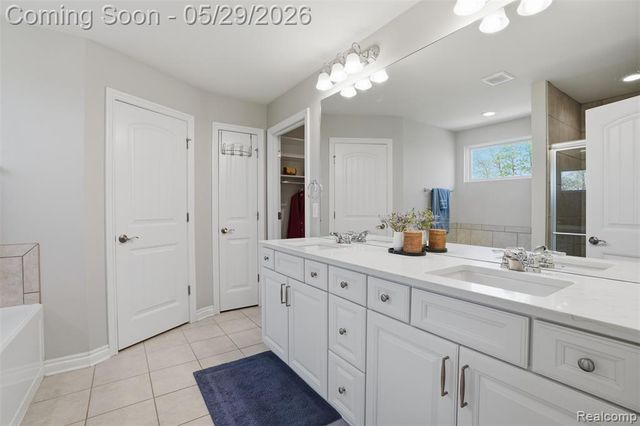 51572 Wales Court, South Lyon, MI 48178