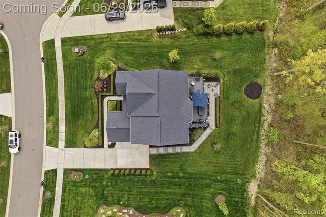 51572 Wales Court, South Lyon, MI 48178