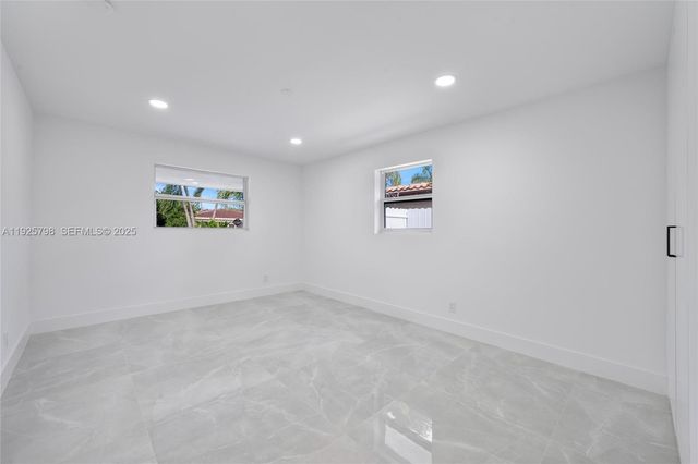 1218 Lincoln St, Hollywood, FL 33019