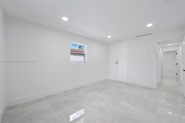 1218 Lincoln St, Hollywood, FL 33019