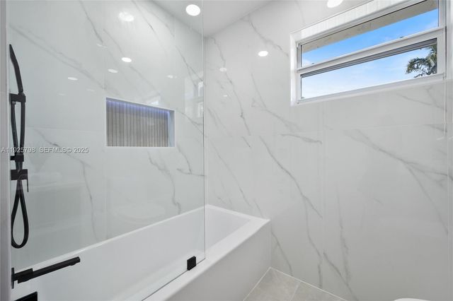 1218 Lincoln St, Hollywood, FL 33019