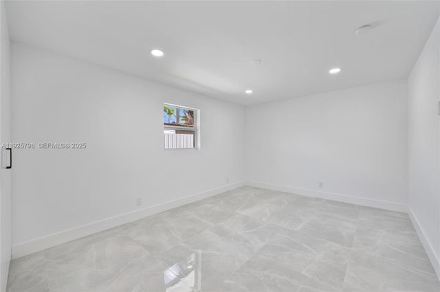 1218 Lincoln St, Hollywood, FL 33019