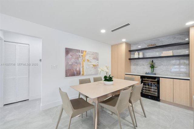 1218 Lincoln St, Hollywood, FL 33019