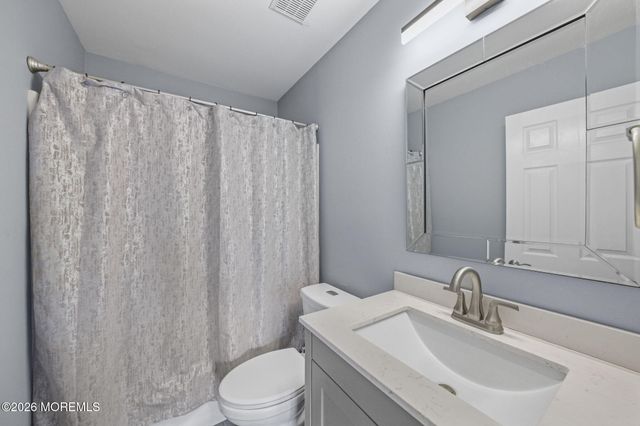 5 Pinto Drive, Tinton Falls, NJ 07753